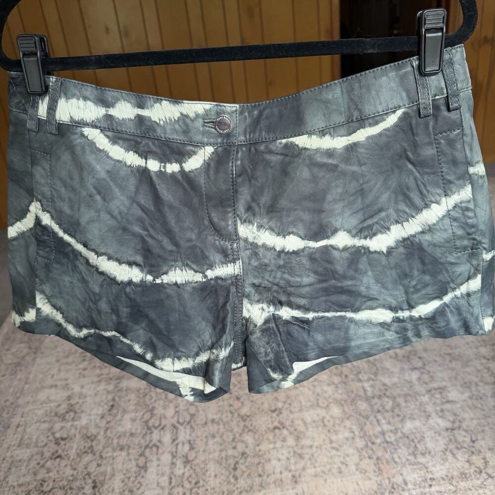 Tory Burch Shorts Size 12 Leather Tie Dye Justine Grey White Lined Women - Picture 3 of 16